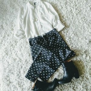 🌻ADORABLE stretch jeans with daisy pattern